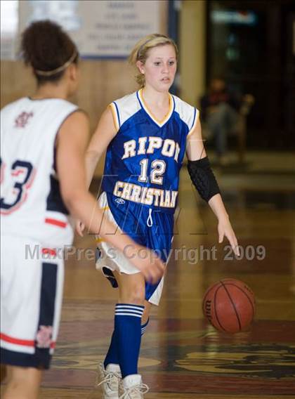 Thumbnail 1 in Ripon Christian @ Modesto Christian photogallery.
