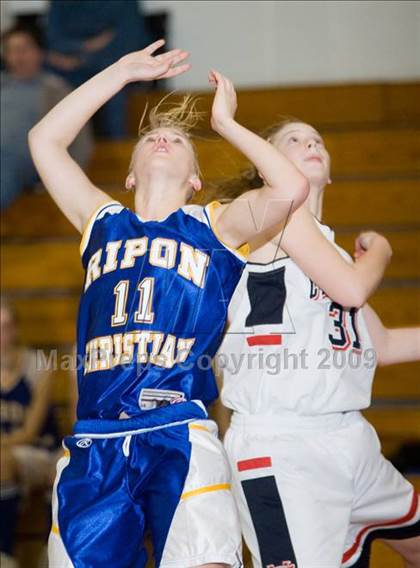 Thumbnail 3 in Ripon Christian @ Modesto Christian photogallery.