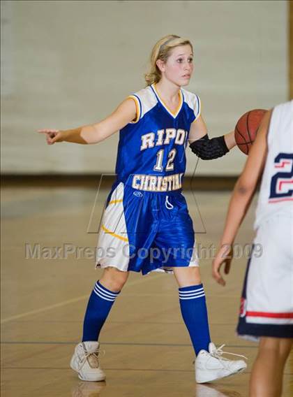 Thumbnail 2 in Ripon Christian @ Modesto Christian photogallery.