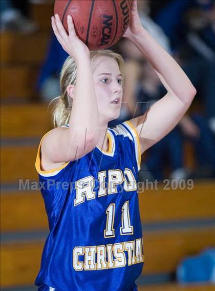 Thumbnail 2 in Ripon Christian @ Modesto Christian photogallery.