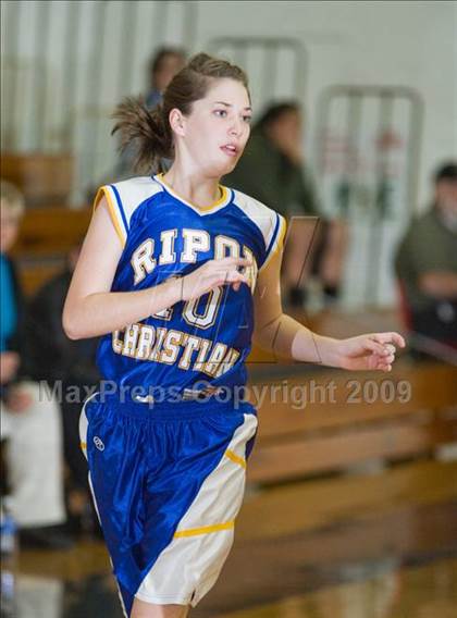 Thumbnail 3 in Ripon Christian @ Modesto Christian photogallery.