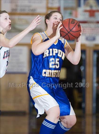 Thumbnail 2 in Ripon Christian @ Modesto Christian photogallery.