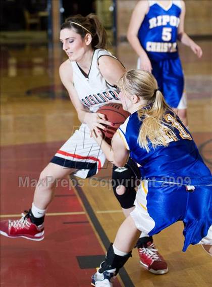 Thumbnail 3 in Ripon Christian @ Modesto Christian photogallery.