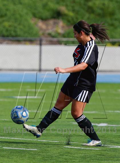 Thumbnail 2 in Cathedral Catholic v. La Jolla (CIF SDS D3 Final) photogallery.