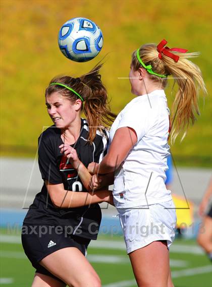 Thumbnail 2 in Cathedral Catholic v. La Jolla (CIF SDS D3 Final) photogallery.