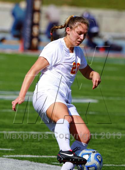 Thumbnail 3 in Cathedral Catholic v. La Jolla (CIF SDS D3 Final) photogallery.