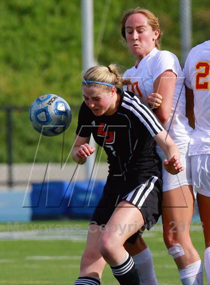 Thumbnail 2 in Cathedral Catholic v. La Jolla (CIF SDS D3 Final) photogallery.