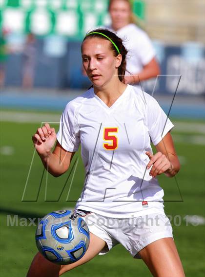Thumbnail 2 in Cathedral Catholic v. La Jolla (CIF SDS D3 Final) photogallery.