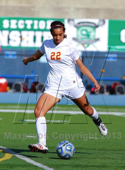 Thumbnail 2 in Cathedral Catholic v. La Jolla (CIF SDS D3 Final) photogallery.