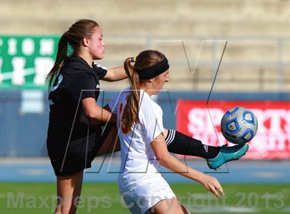 Thumbnail 2 in Cathedral Catholic v. La Jolla (CIF SDS D3 Final) photogallery.