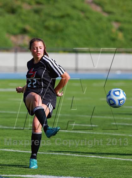 Thumbnail 3 in Cathedral Catholic v. La Jolla (CIF SDS D3 Final) photogallery.