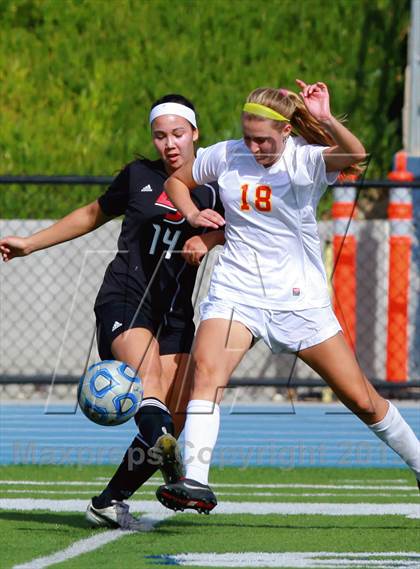 Thumbnail 2 in Cathedral Catholic v. La Jolla (CIF SDS D3 Final) photogallery.