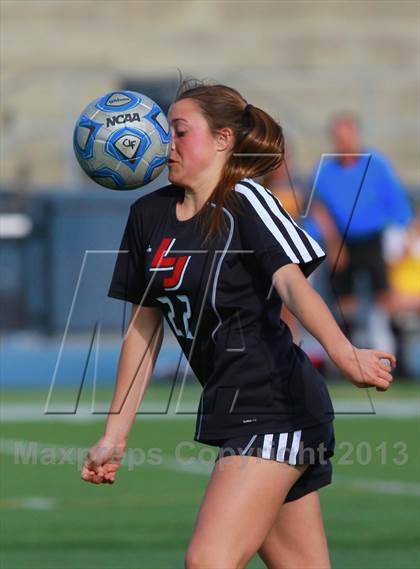 Thumbnail 3 in Cathedral Catholic v. La Jolla (CIF SDS D3 Final) photogallery.