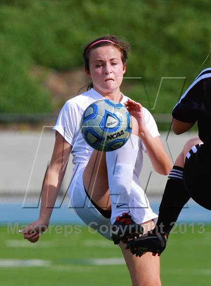 Thumbnail 2 in Cathedral Catholic v. La Jolla (CIF SDS D3 Final) photogallery.