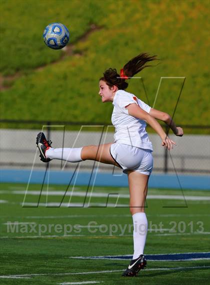 Thumbnail 2 in Cathedral Catholic v. La Jolla (CIF SDS D3 Final) photogallery.