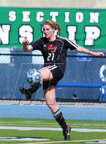 Thumbnail 2 in Cathedral Catholic v. La Jolla (CIF SDS D3 Final) photogallery.