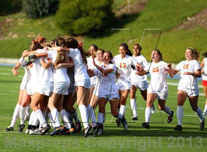 Thumbnail 2 in Cathedral Catholic v. La Jolla (CIF SDS D3 Final) photogallery.
