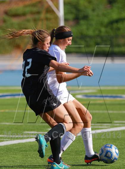 Thumbnail 3 in Cathedral Catholic v. La Jolla (CIF SDS D3 Final) photogallery.