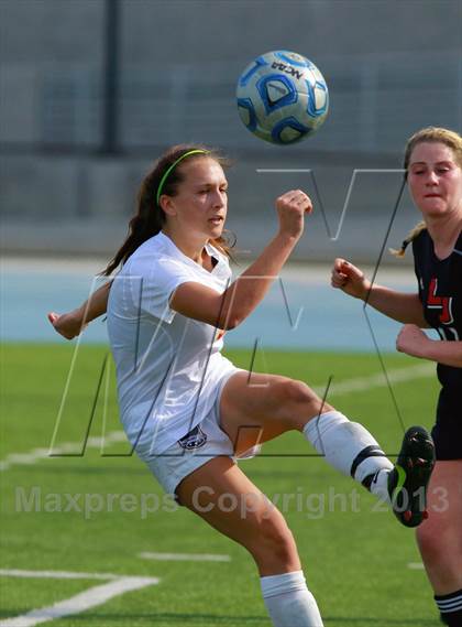 Thumbnail 3 in Cathedral Catholic v. La Jolla (CIF SDS D3 Final) photogallery.