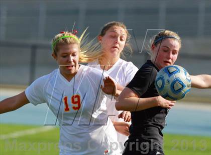 Thumbnail 3 in Cathedral Catholic v. La Jolla (CIF SDS D3 Final) photogallery.