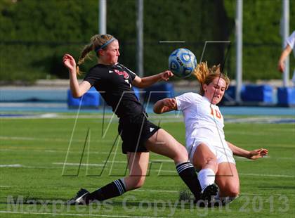 Thumbnail 2 in Cathedral Catholic v. La Jolla (CIF SDS D3 Final) photogallery.