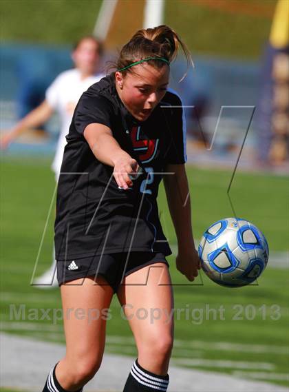 Thumbnail 2 in Cathedral Catholic v. La Jolla (CIF SDS D3 Final) photogallery.
