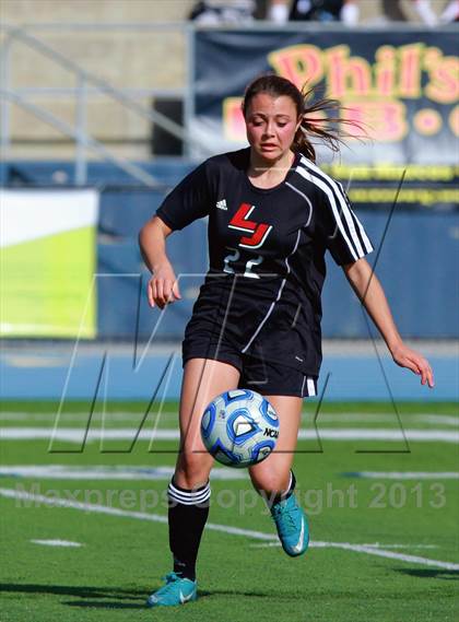 Thumbnail 2 in Cathedral Catholic v. La Jolla (CIF SDS D3 Final) photogallery.
