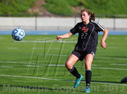 Thumbnail 2 in Cathedral Catholic v. La Jolla (CIF SDS D3 Final) photogallery.