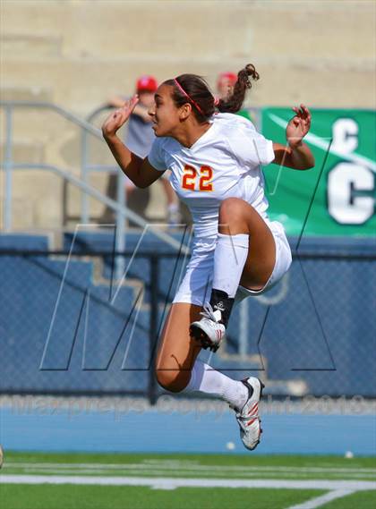 Thumbnail 2 in Cathedral Catholic v. La Jolla (CIF SDS D3 Final) photogallery.