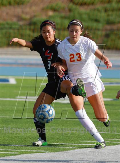 Thumbnail 3 in Cathedral Catholic v. La Jolla (CIF SDS D3 Final) photogallery.