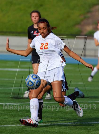 Thumbnail 3 in Cathedral Catholic v. La Jolla (CIF SDS D3 Final) photogallery.
