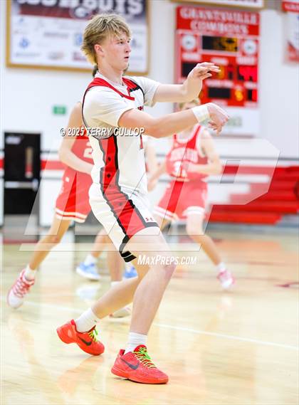 Thumbnail 1 in FR: Manti @ Grantsville (Sophomore) photogallery.