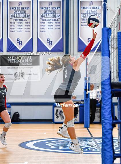 Thumbnail 1 in Incarnate Word Academy vs Brazos Christian (TAPPS Volleyball 4A Bi-District) photogallery.