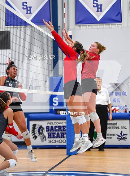 Thumbnail 2 in Incarnate Word Academy vs Brazos Christian (TAPPS Volleyball 4A Bi-District) photogallery.