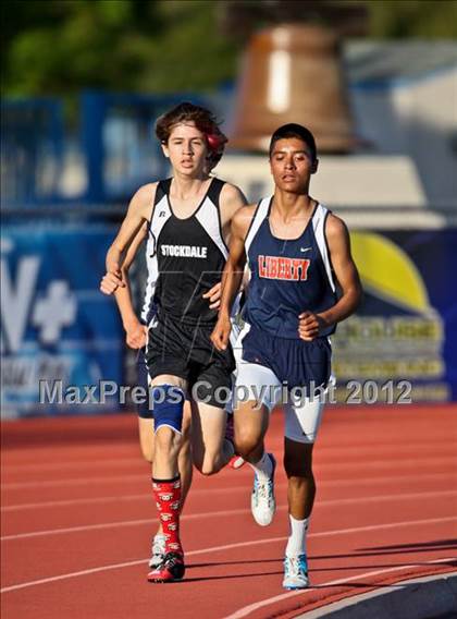 Thumbnail 3 in Titan Top 9 Invitational (Boys 3200m Run) photogallery.