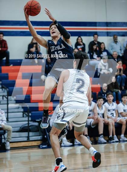 Thumbnail 3 in Loyola vs. Central Catholic (Marianist Classic) photogallery.