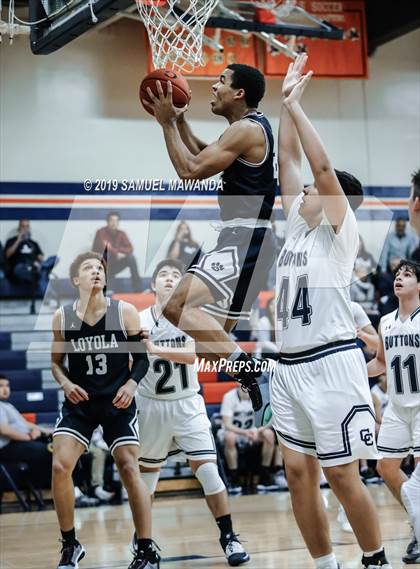 Thumbnail 3 in Loyola vs. Central Catholic (Marianist Classic) photogallery.