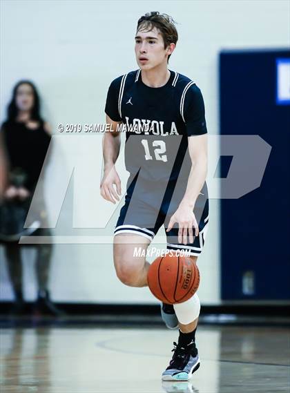 Thumbnail 2 in Loyola vs. Central Catholic (Marianist Classic) photogallery.