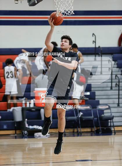 Thumbnail 2 in Loyola vs. Central Catholic (Marianist Classic) photogallery.