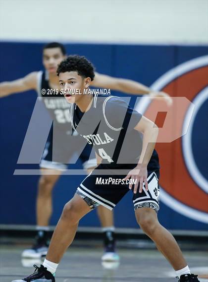 Thumbnail 2 in Loyola vs. Central Catholic (Marianist Classic) photogallery.
