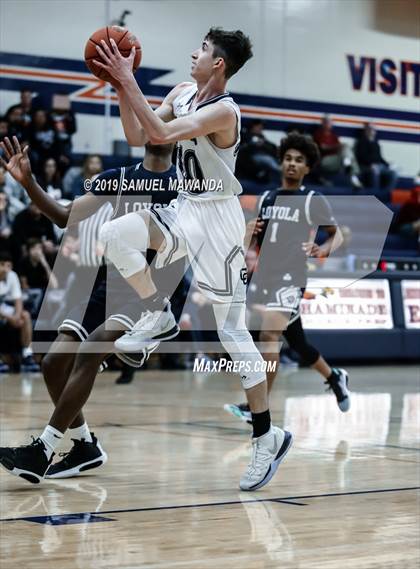 Thumbnail 2 in Loyola vs. Central Catholic (Marianist Classic) photogallery.