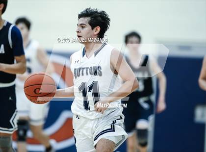 Thumbnail 2 in Loyola vs. Central Catholic (Marianist Classic) photogallery.