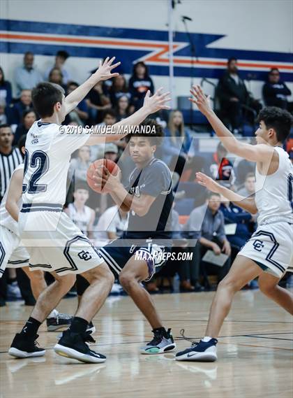 Thumbnail 1 in Loyola vs. Central Catholic (Marianist Classic) photogallery.