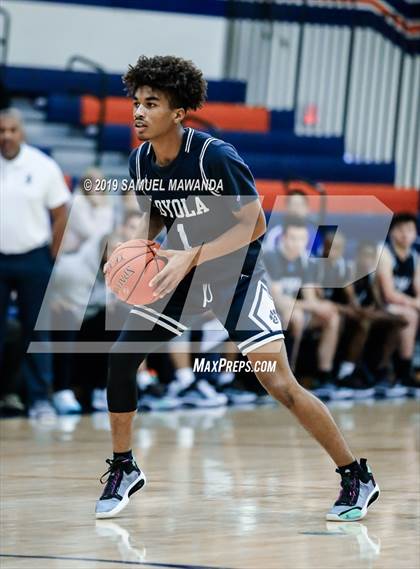 Thumbnail 1 in Loyola vs. Central Catholic (Marianist Classic) photogallery.