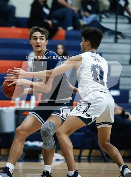Thumbnail 1 in Loyola vs. Central Catholic (Marianist Classic) photogallery.