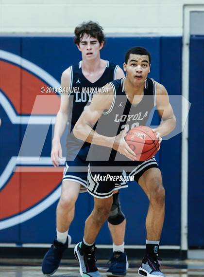 Thumbnail 3 in Loyola vs. Central Catholic (Marianist Classic) photogallery.