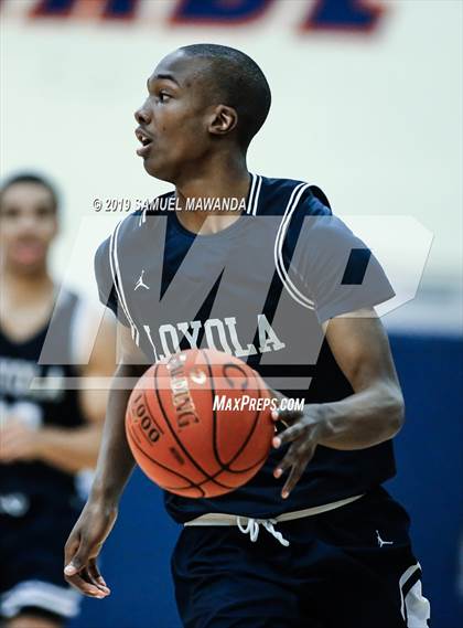 Thumbnail 3 in Loyola vs. Central Catholic (Marianist Classic) photogallery.