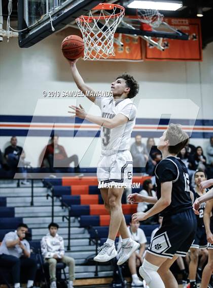 Thumbnail 2 in Loyola vs. Central Catholic (Marianist Classic) photogallery.