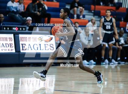 Thumbnail 2 in Loyola vs. Central Catholic (Marianist Classic) photogallery.