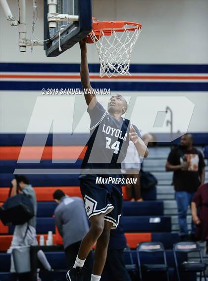 Thumbnail 3 in Loyola vs. Central Catholic (Marianist Classic) photogallery.